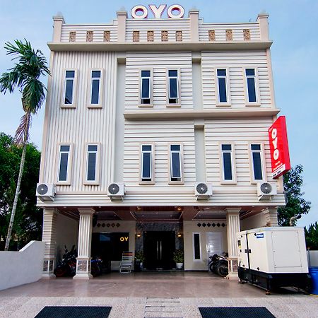 Super Oyo 621 Vania Residence Medan Exteriör bild